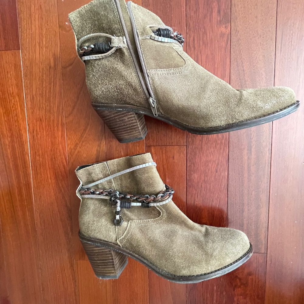 Leather stacked heel Ankle Boots 11M